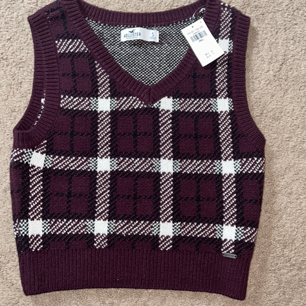 Brand new size small cropped sweater vest